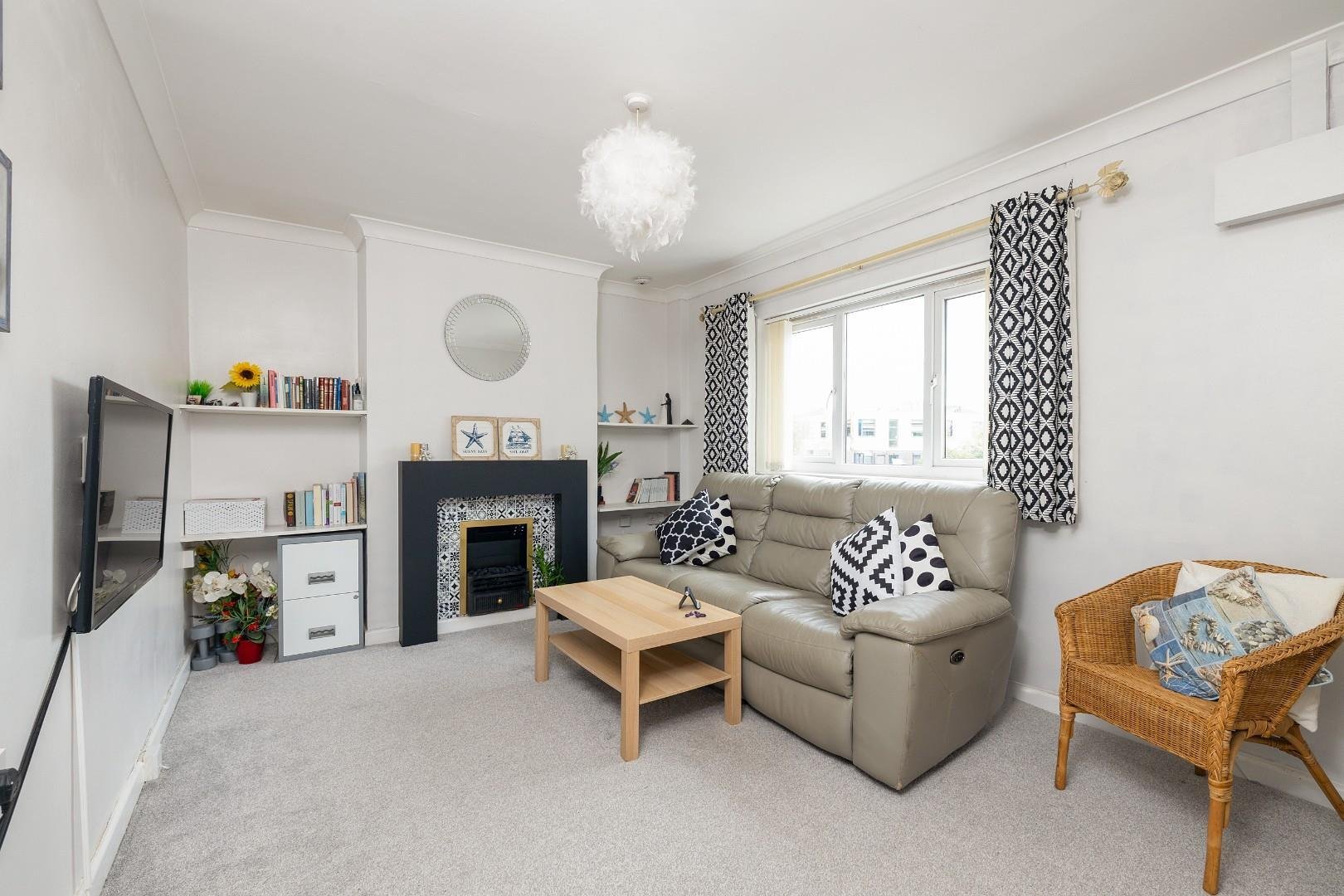 Gatehouse avenue hartcliffe 33340370 cd7 a7535