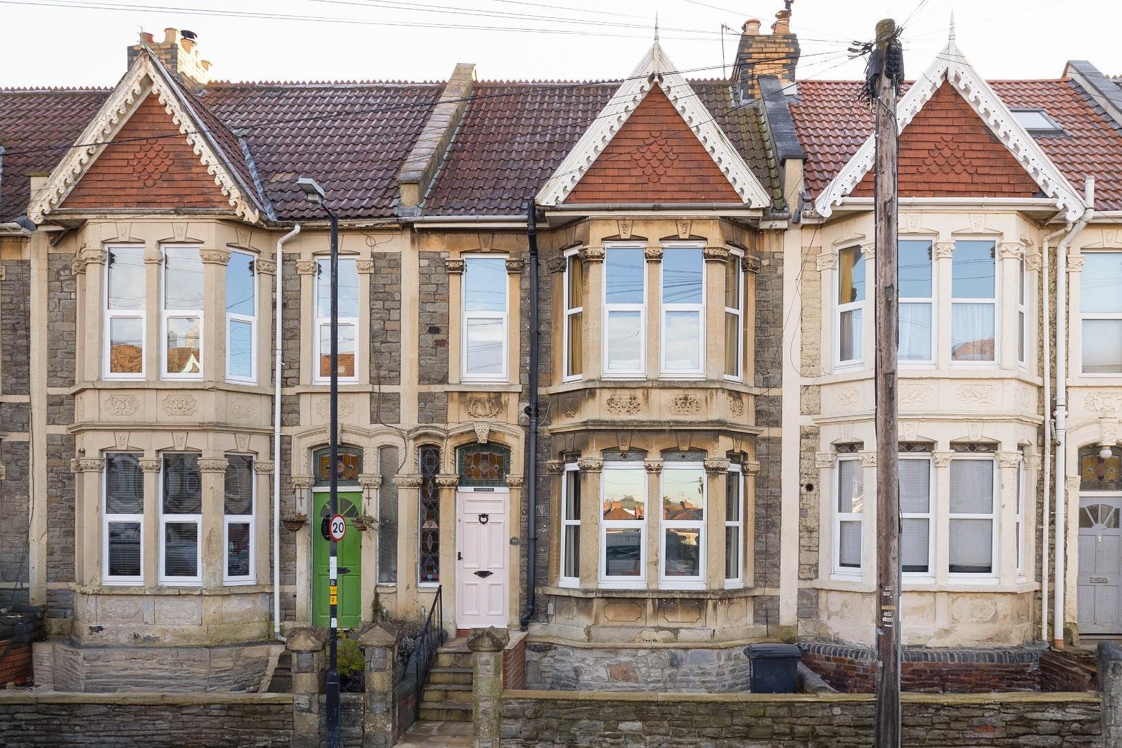 Lodore road fishponds 33602332 lodore35