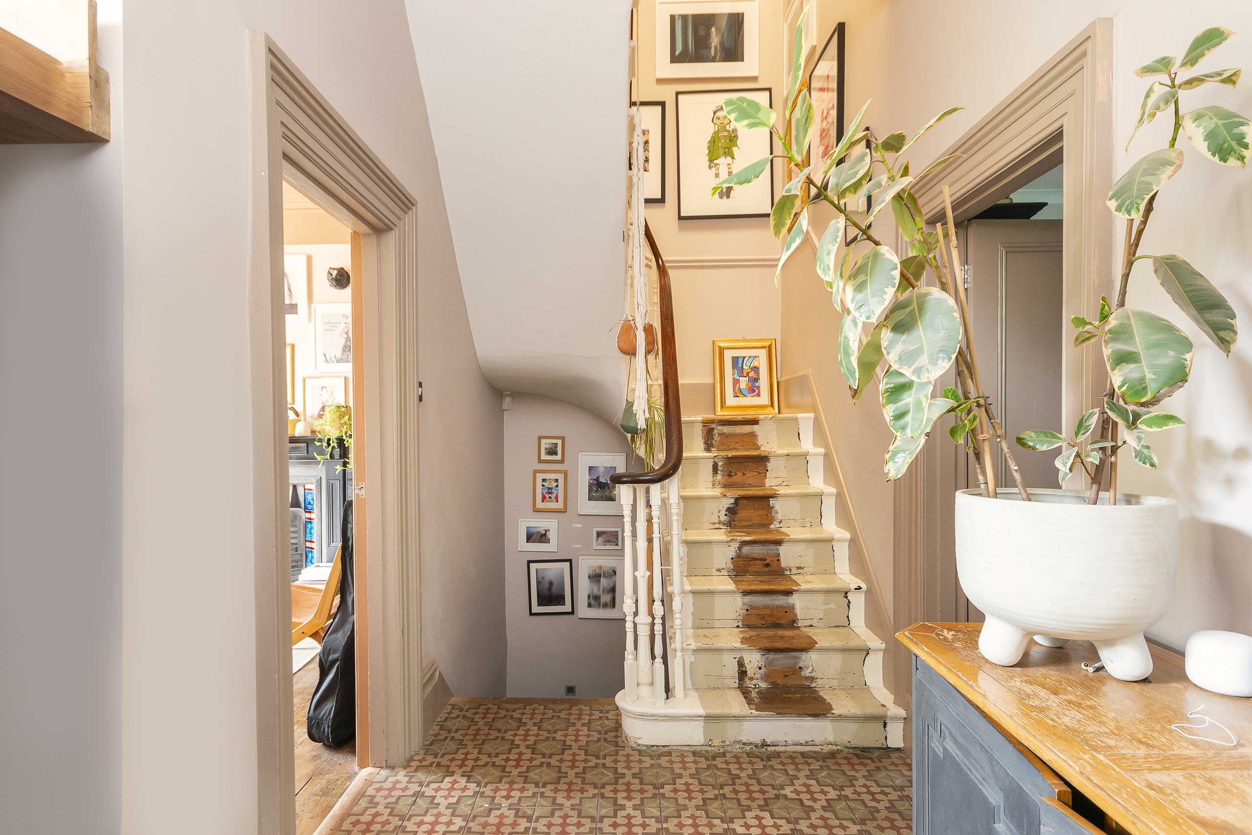 DAORLLEWMORC61 Hallway B